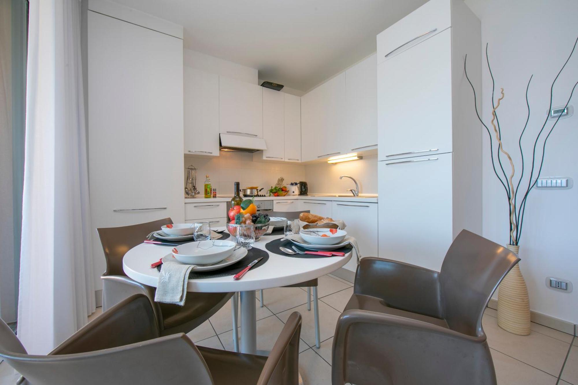 Vista Di Maccagno Fantastico Pool - Happy Rentals Luaran gambar