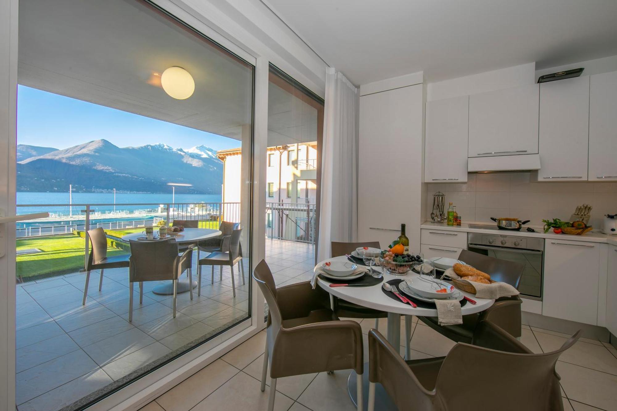 Vista Di Maccagno Fantastico Pool - Happy Rentals Luaran gambar